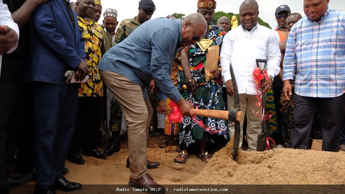 President Mahama unveils investor for Juapong textile revival and restarts major university lab project